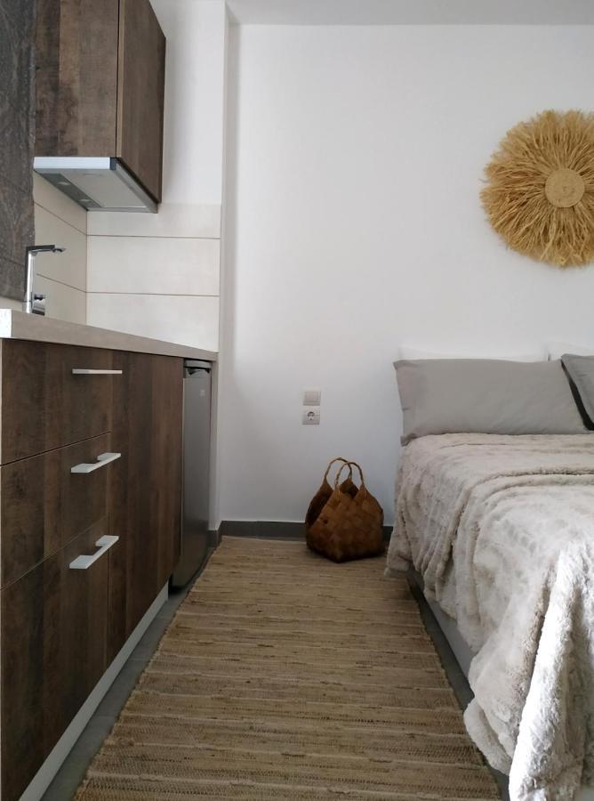 Aethrea Apartments Charaki Exterior foto